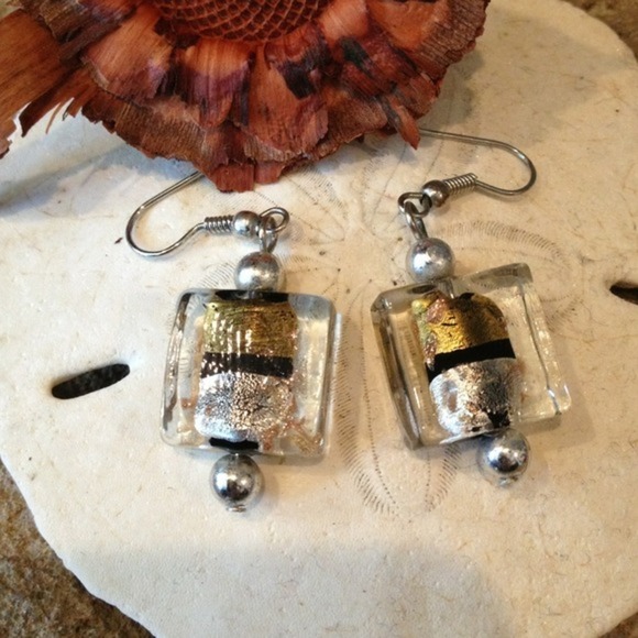 Local artisan gold and silver earrings - Picture 1 of 4